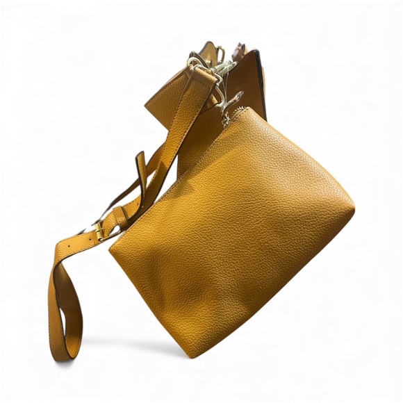Steve Madden Golden Yellow Shoulder Bag - Picture 2 of 3